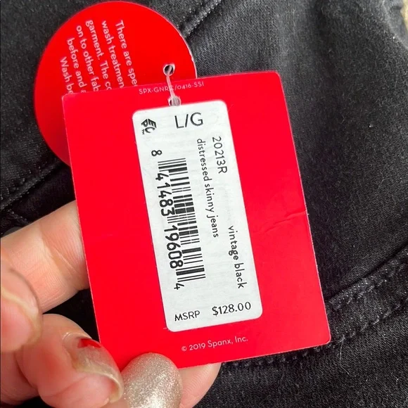 New SPANX Black Skinny Jeans Distressed Knee - Picture 6 of 16